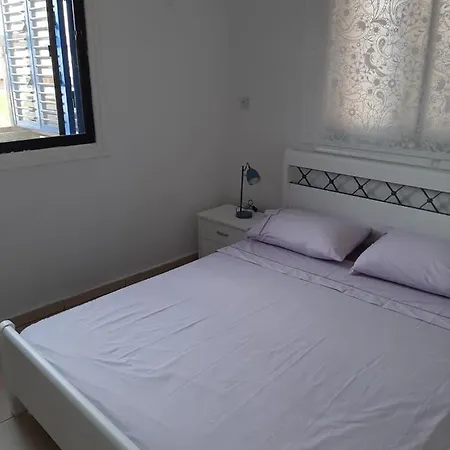 Chara Court Apartman Paralímni